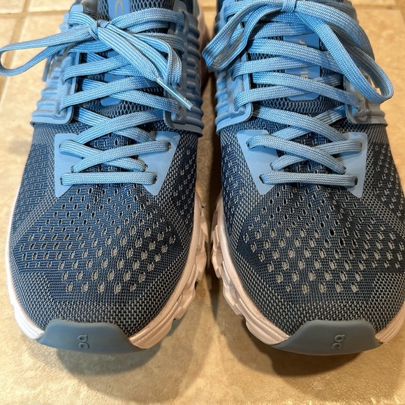 On Running Cloudswift Running Shoes - Picture 9 of 10